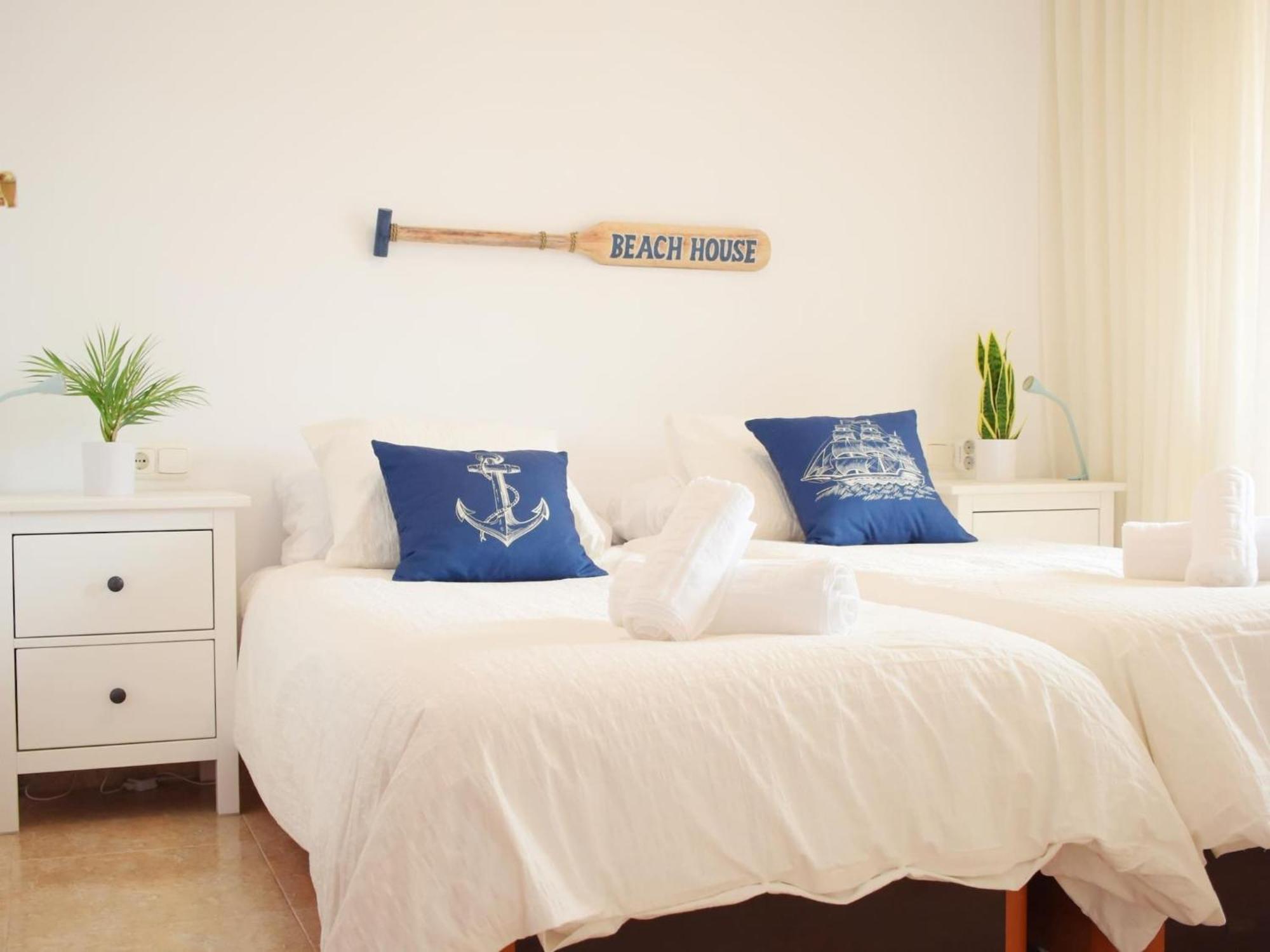 Luminoso Apartamento De 3 Dormitorios A Pie De Playa En Torremolinos Bagian luar foto